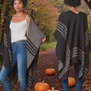 BB Dakota NWT Open Front Poncho One Size Charcoal Gray ST12078